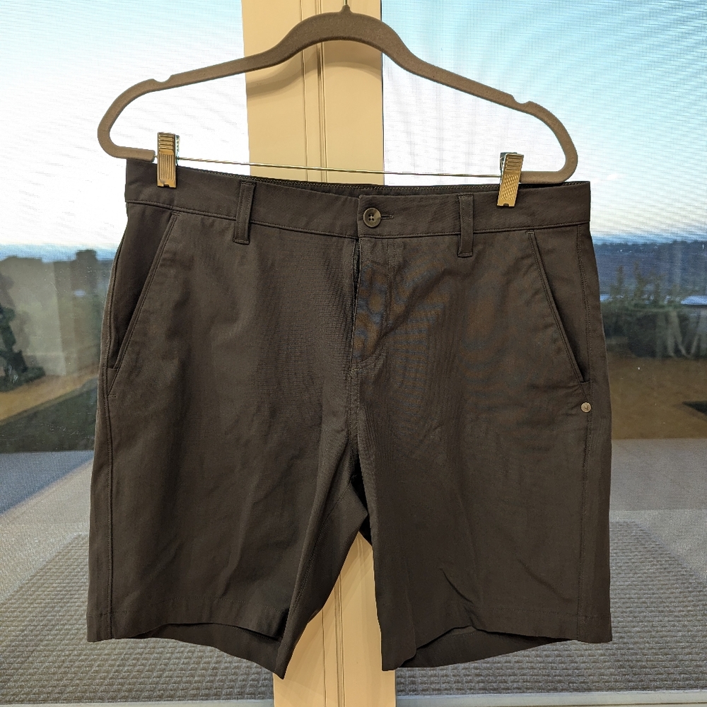 Vuori Meta Shorts Size 33